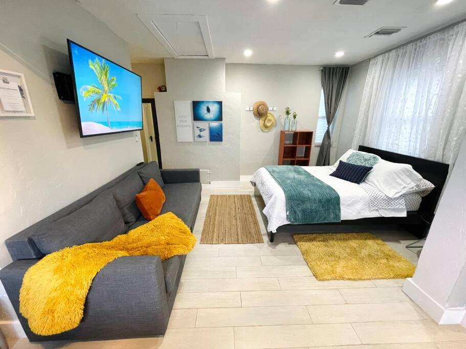 Apartment In Historic Miami